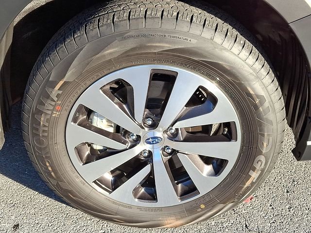 Used 2025 Subaru Outback Premium w/ Popular Package #1A image 11