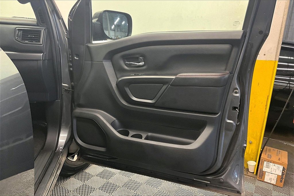 Used 2023 Nissan Titan PRO-4X image 25