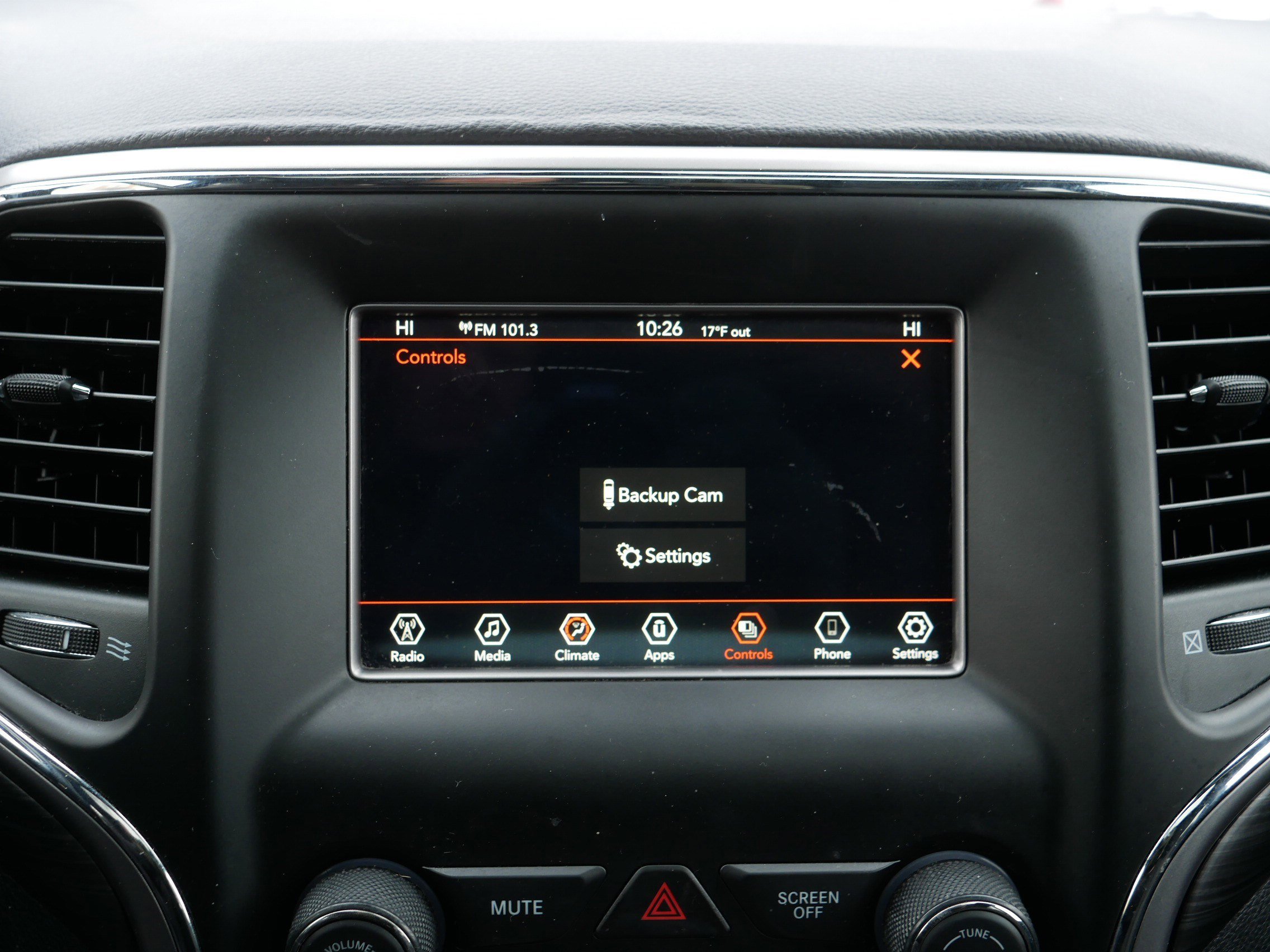 Used 2021 Jeep Grand Cherokee Laredo image 30