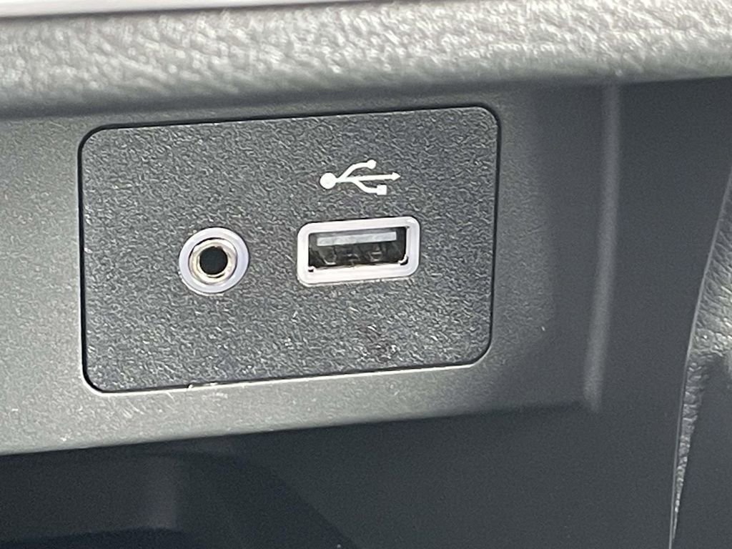 Used 2025 Nissan Versa SV w/ Trunk Package image 26