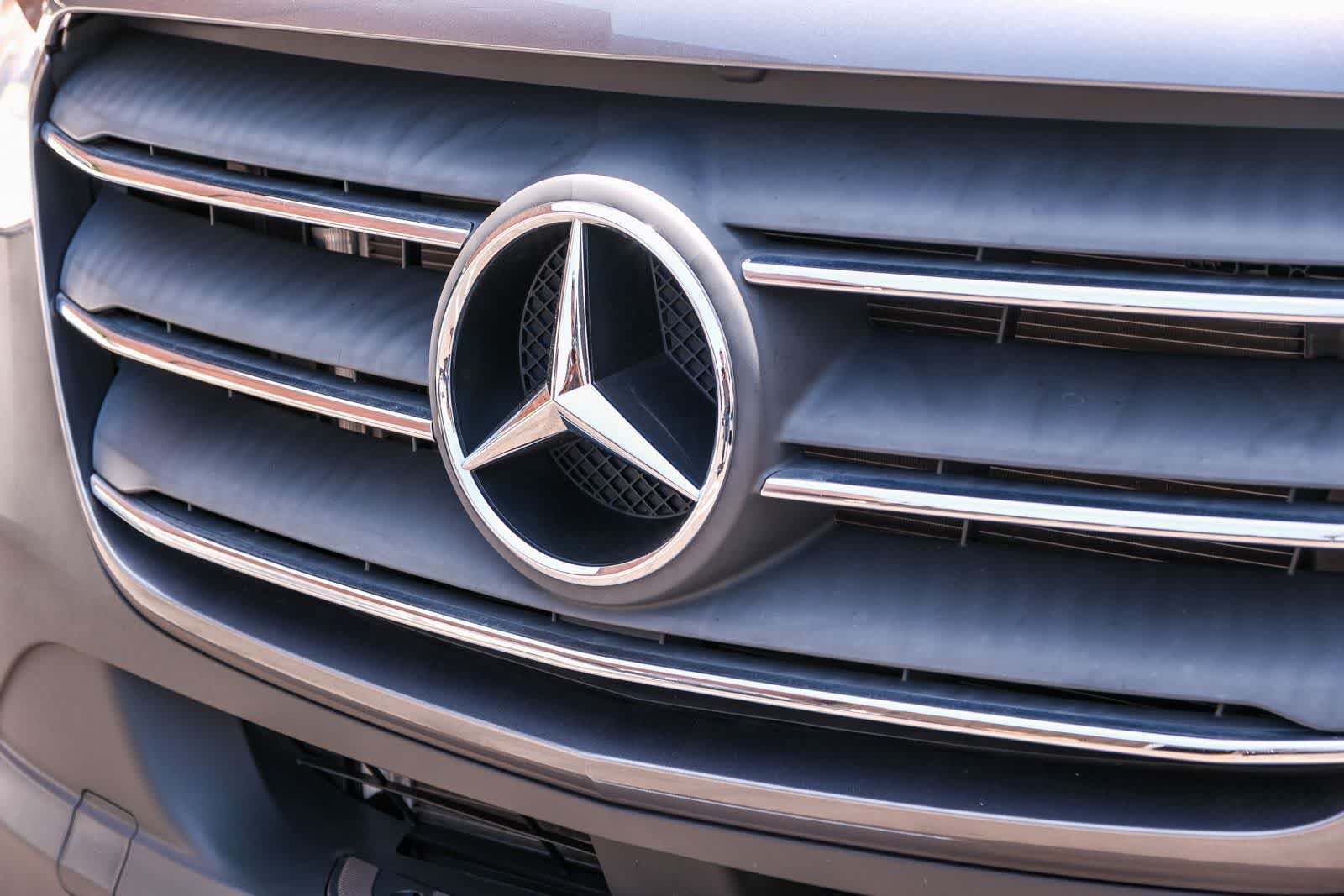 Used 2023 Mercedes-Benz Sprinter 4500 image 10