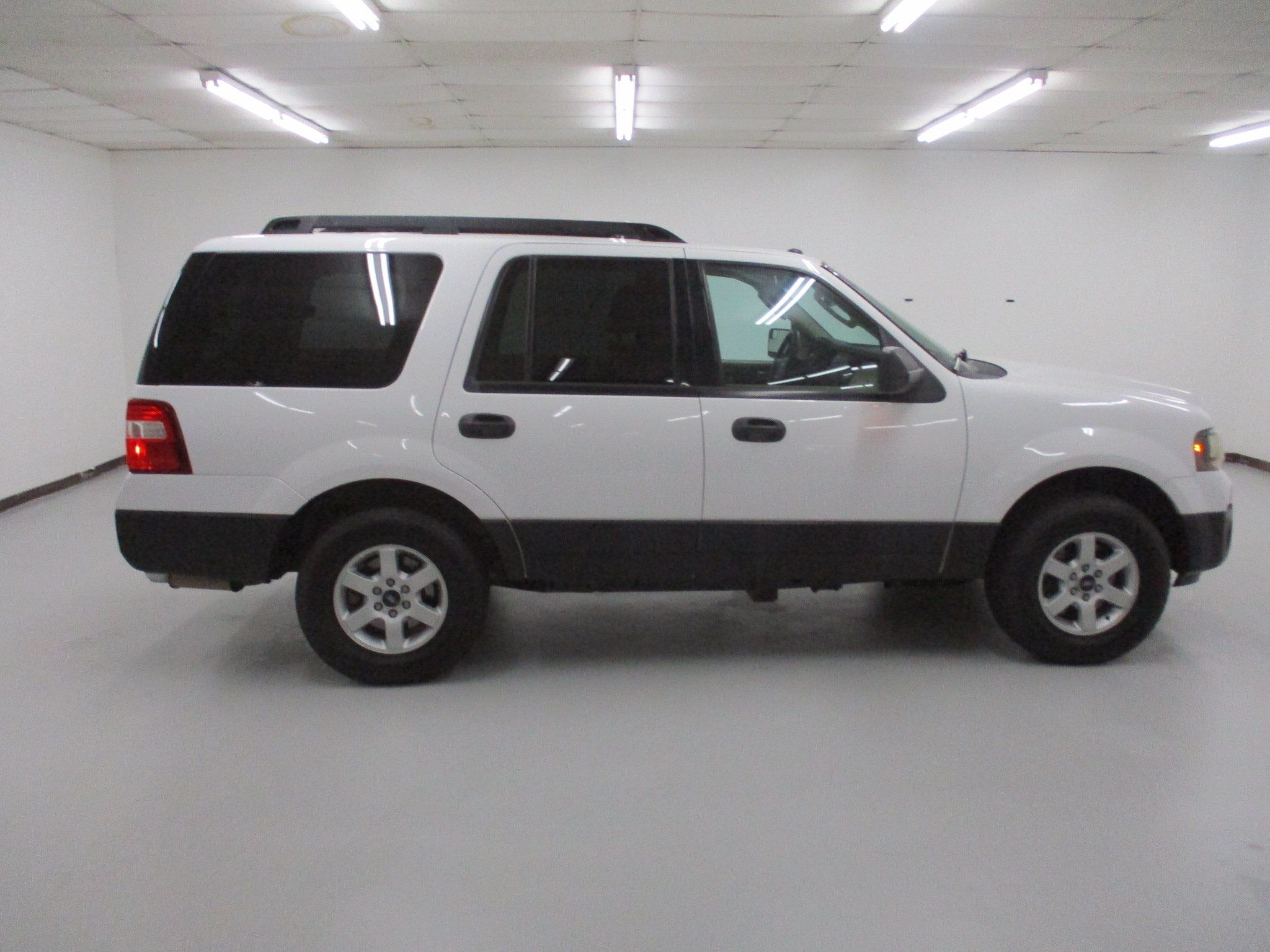 Used 2016 Ford Expedition XL AWD/4WD image 10
