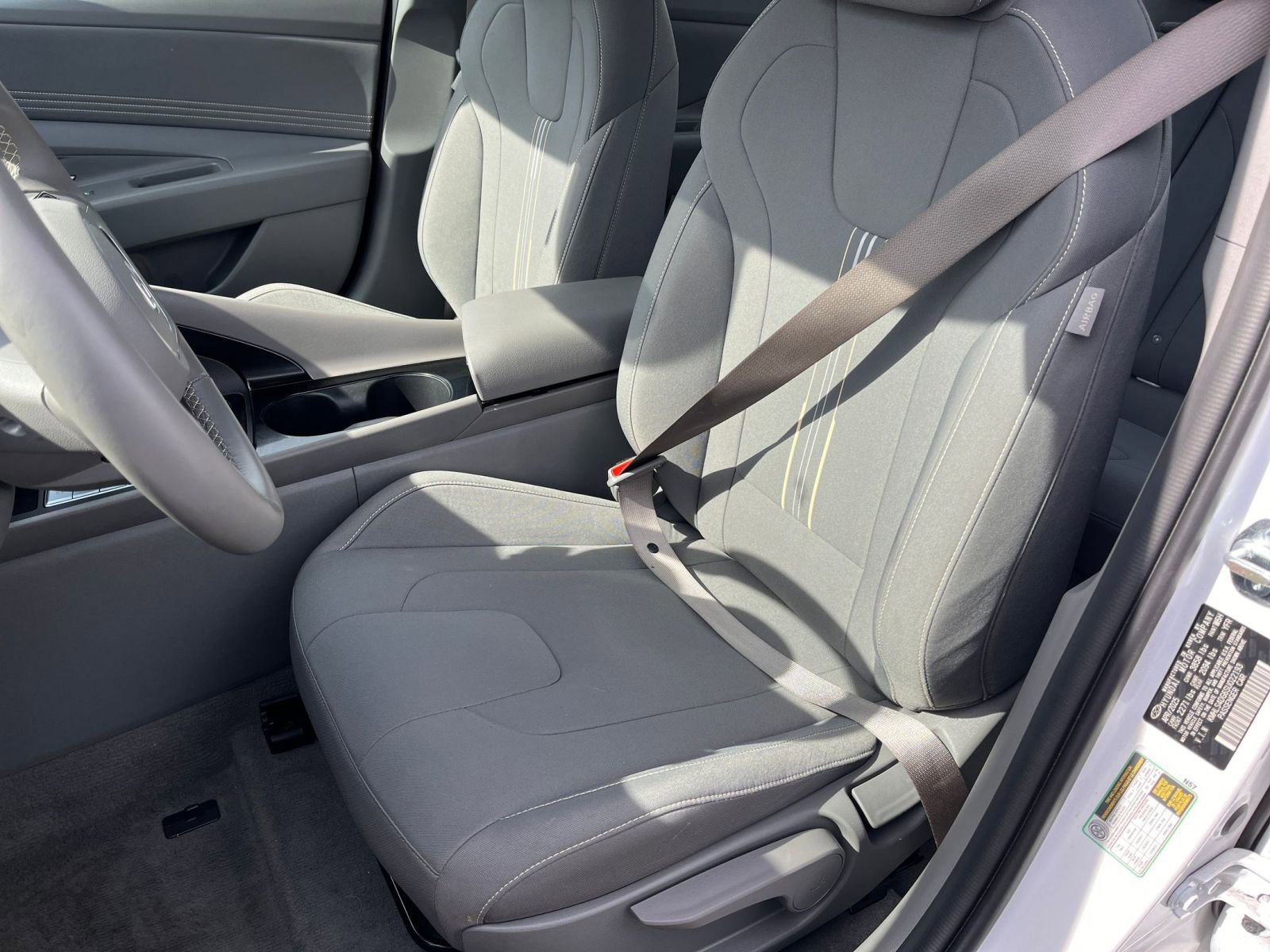 Used 2025 Hyundai Elantra SEL image 34