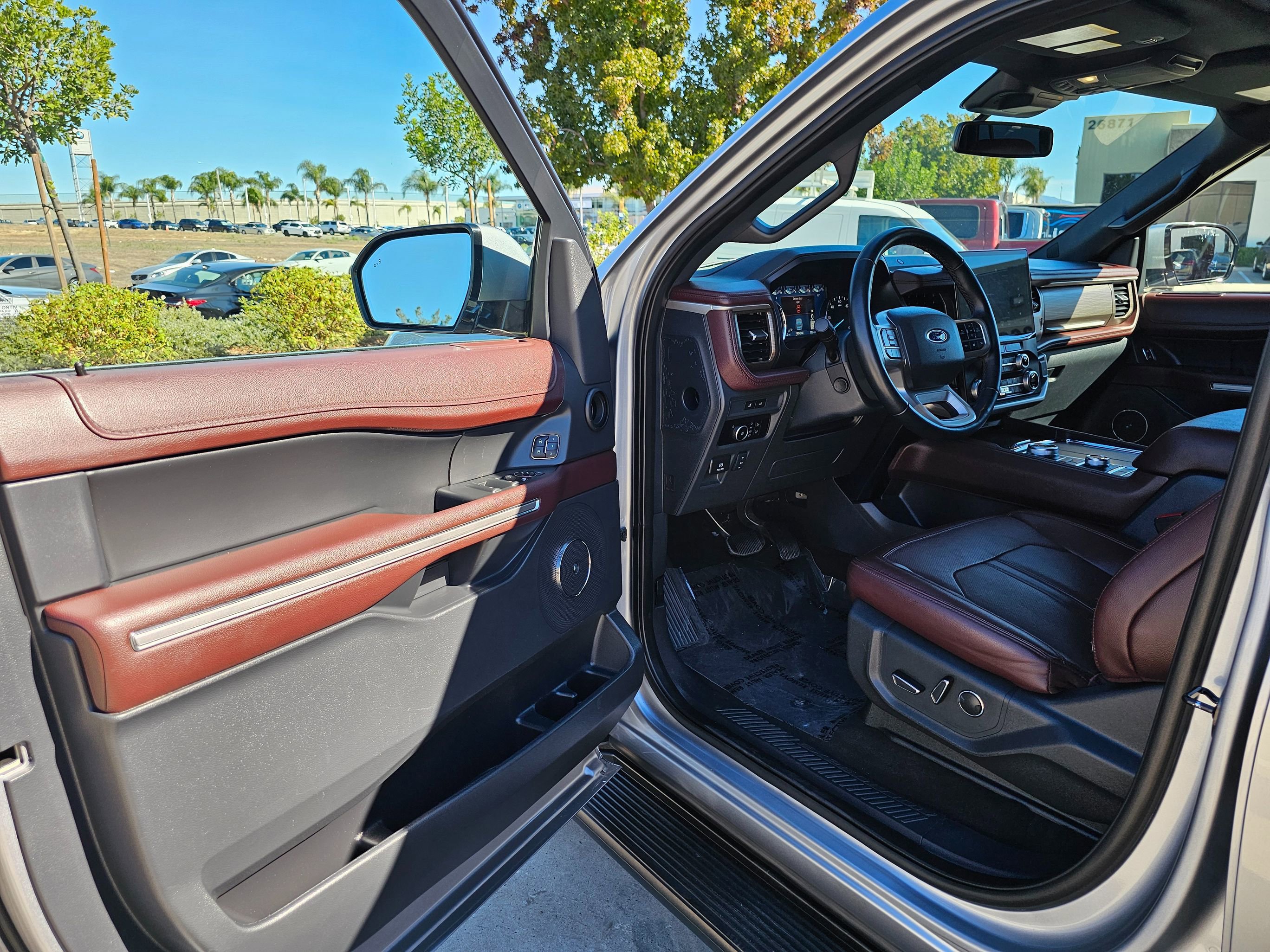 Used 2024 Ford Expedition Max Limited AWD/4WD image 15
