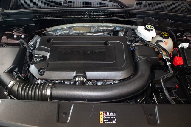 Used 2022 Buick Envision Avenir w/ Safety Package image 3