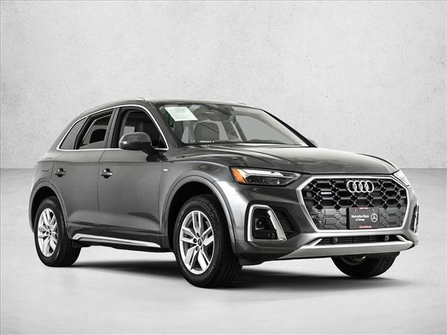 Used 2023 Audi Q5 2.0T Premium w/ Convenience Package AWD/4WD image 3