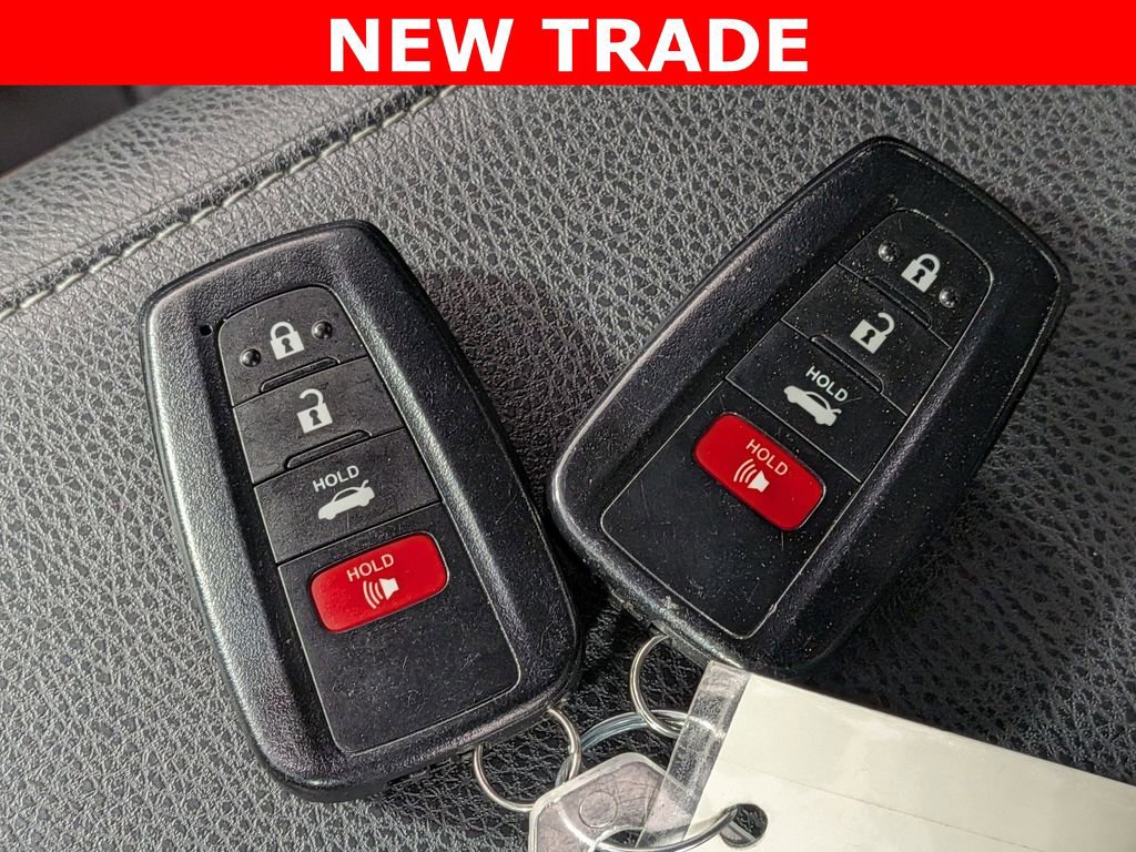 Used 2021 Toyota Camry XSE image 31