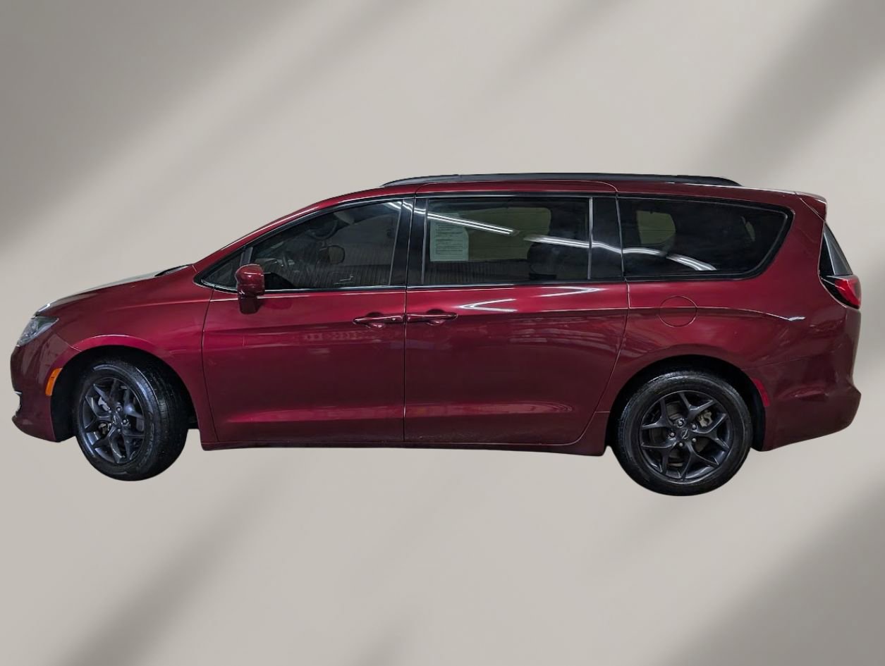 Used 2019 Chrysler Pacifica Touring-L w/ S Appearance Package image 3