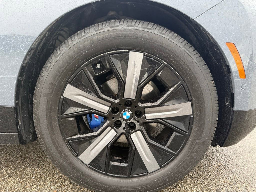 Used 2023 BMW iX M60 w/ Executive Package image 17