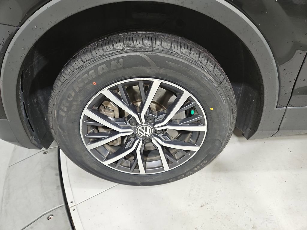 Used 2020 Volkswagen Tiguan SE w/ Panoramic Sunroof Package AWD/4WD image 27