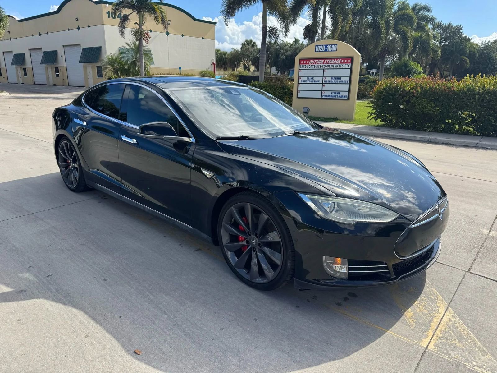 Used 2015 Tesla Model S 70D image 10