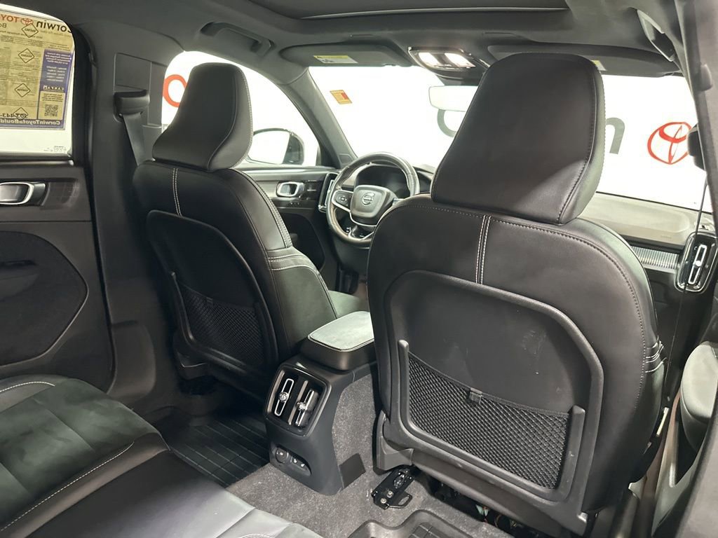 Used 2021 Volvo XC40 P8 Recharge image 16