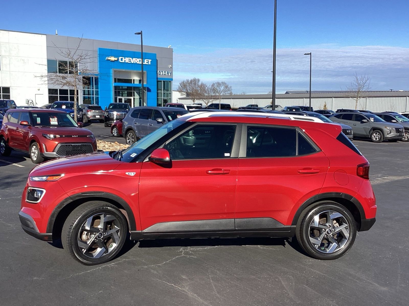 Used 2022 Hyundai Venue Limited w/ Cargo Package image 6