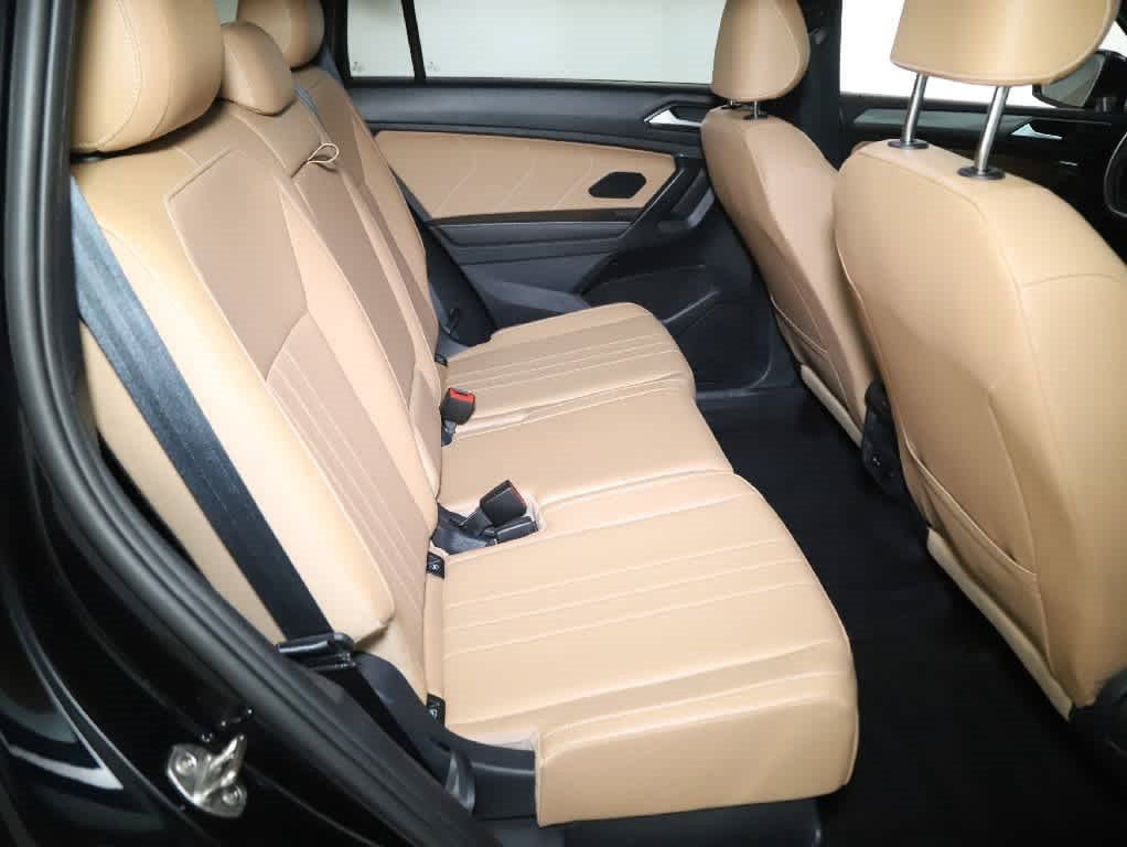 Certified 2023 Volkswagen Tiguan SE AWD/4WD image 32