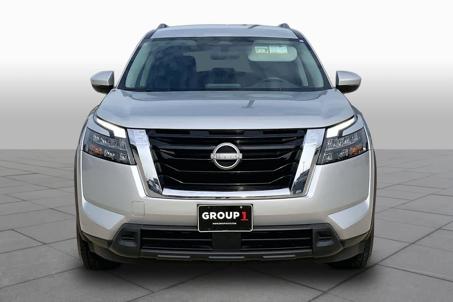Used 2024 Nissan Pathfinder SV FWD image 4