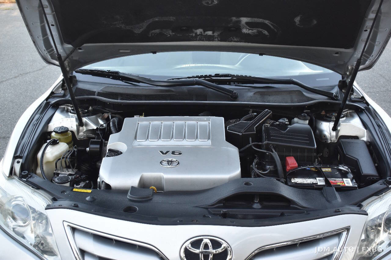 Used 2011 Toyota Camry LE w/ LE Extra-Value Pkg FWD image 30