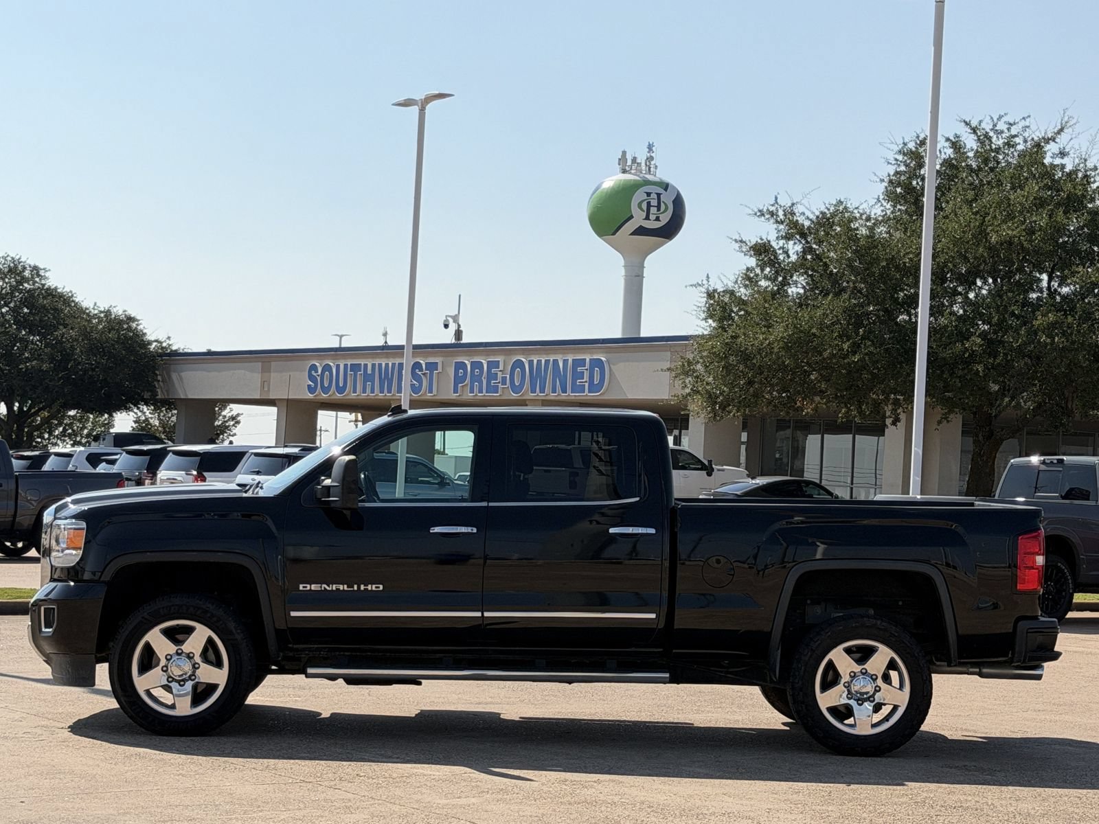 Used 2015 GMC Sierra 2500 Denali w/ Driver Alert Package AWD/4WD image 7