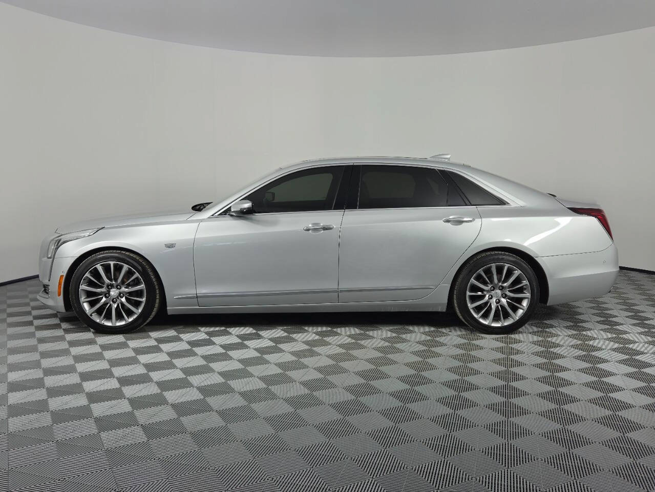 Used 2017 Cadillac CT6 Luxury AWD/4WD image 4