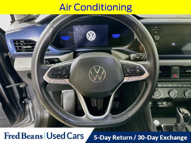 Used 2022 Volkswagen Taos SE w/ Panoramic Sunroof Package AWD/4WD image 14