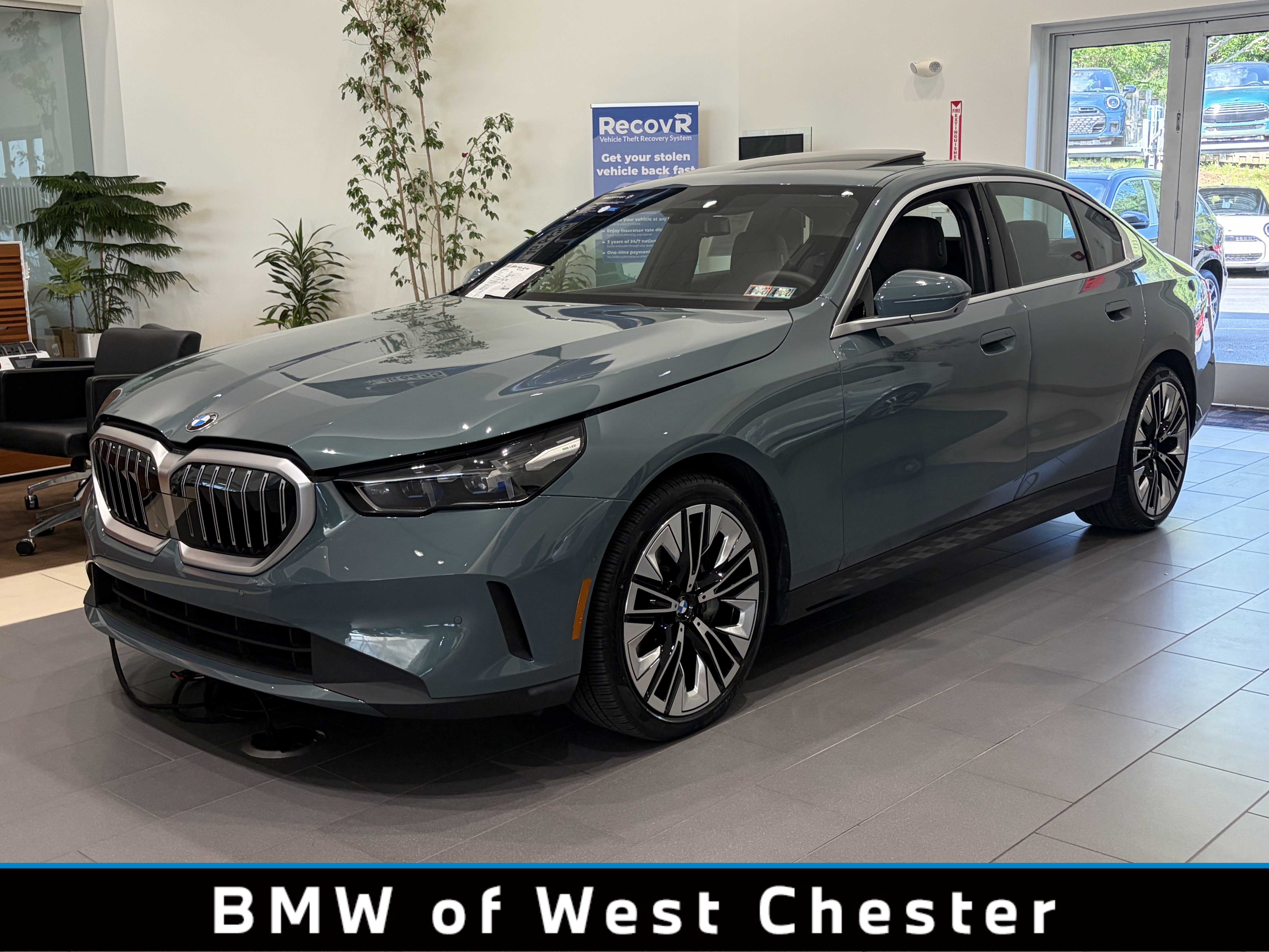 Certified 2025 BMW 540i xDrive AWD/4WD image 1