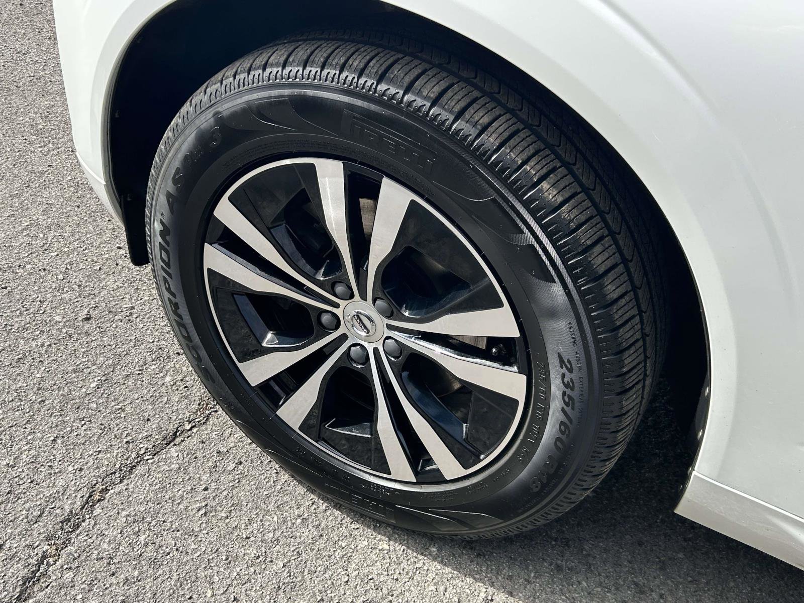 Certified 2023 Volvo XC60 B5 Core image 9