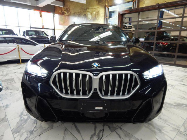 Used 2025 BMW X6 xDrive40i w/ Climate Comfort Package image 2