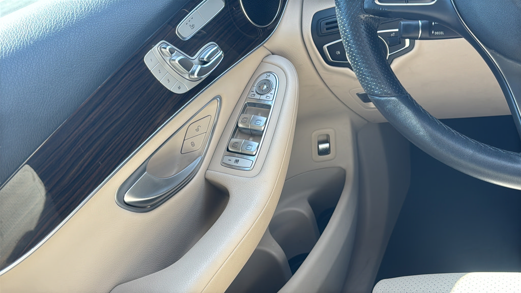 Used 2019 Mercedes-Benz GLC 300 image 20
