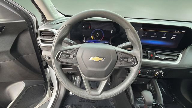 Used 2025 Chevrolet TrailBlazer LT AWD/4WD image 12