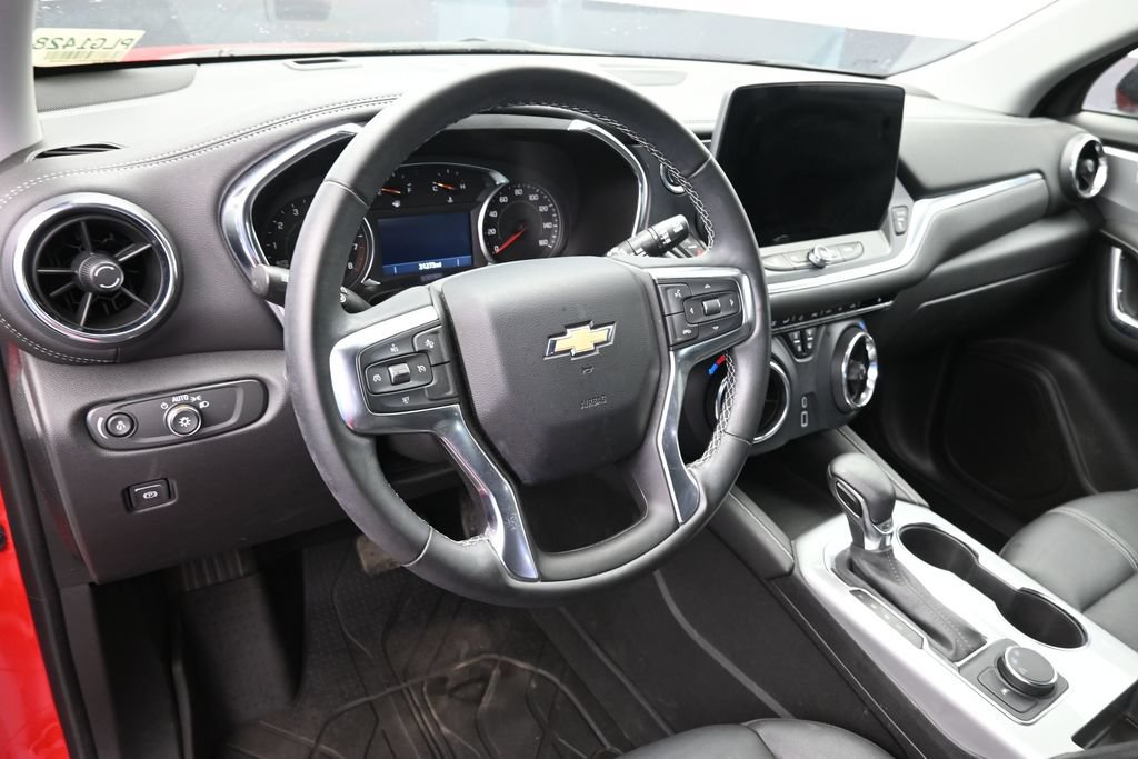 Used 2024 Chevrolet Blazer LT w/ Midnight/Sport Edition FWD image 19