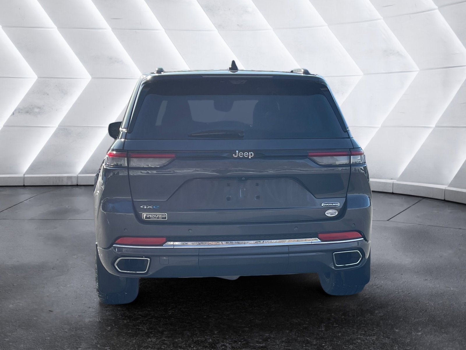 Used 2024 Jeep Grand Cherokee Overland w/ Advanced Protech Group III AWD/4WD image 5