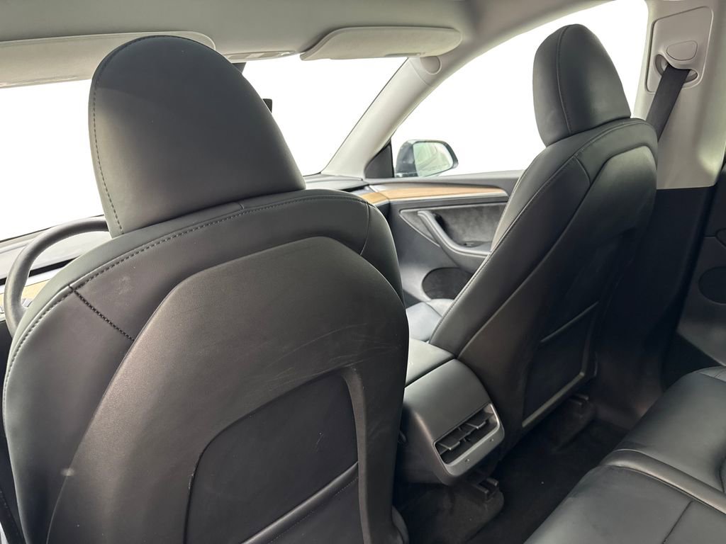 Used 2025 Tesla Model Y Long Range AWD/4WD image 34