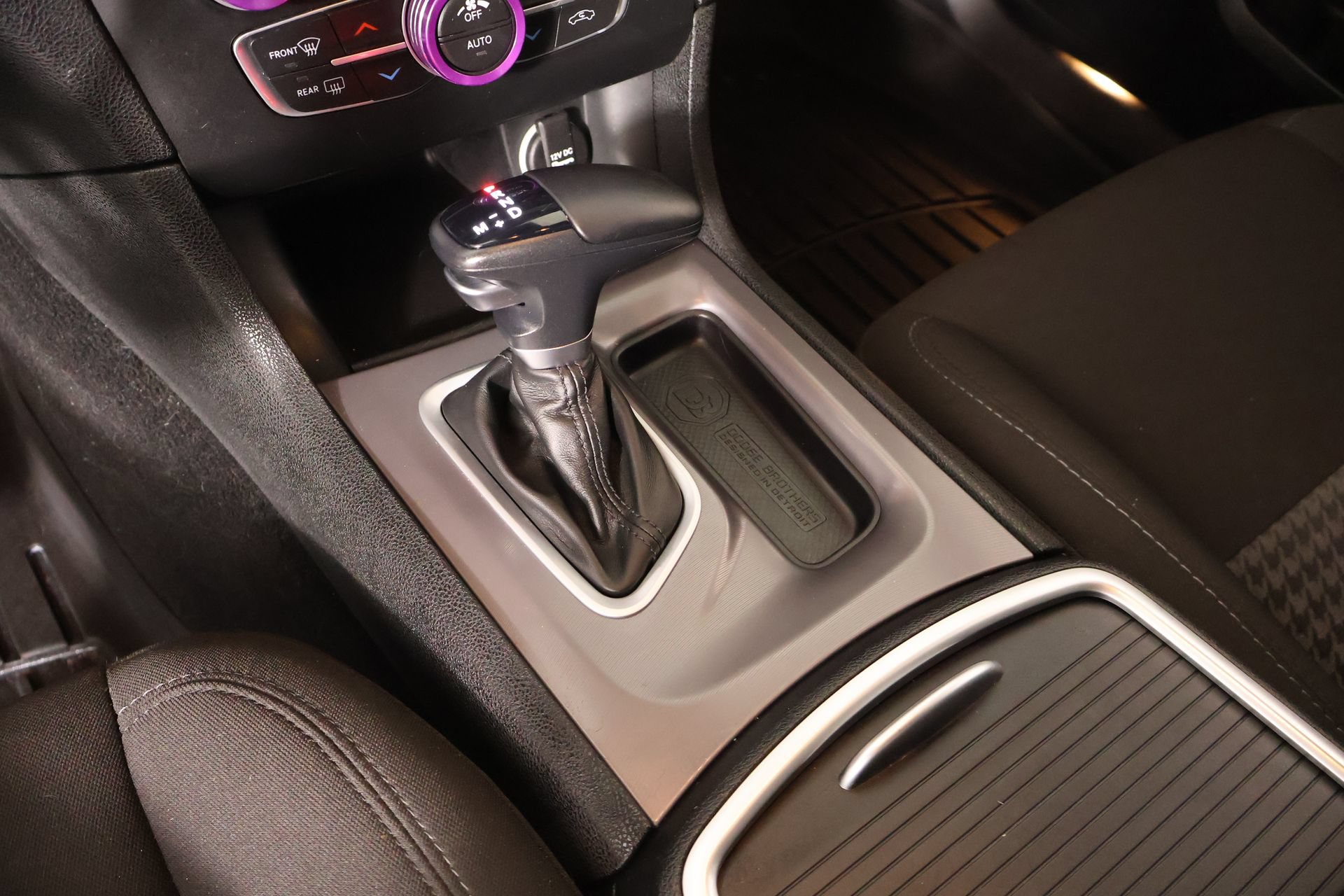 Used 2023 Dodge Charger R/T w/ Performance Handling Group RWD image 8