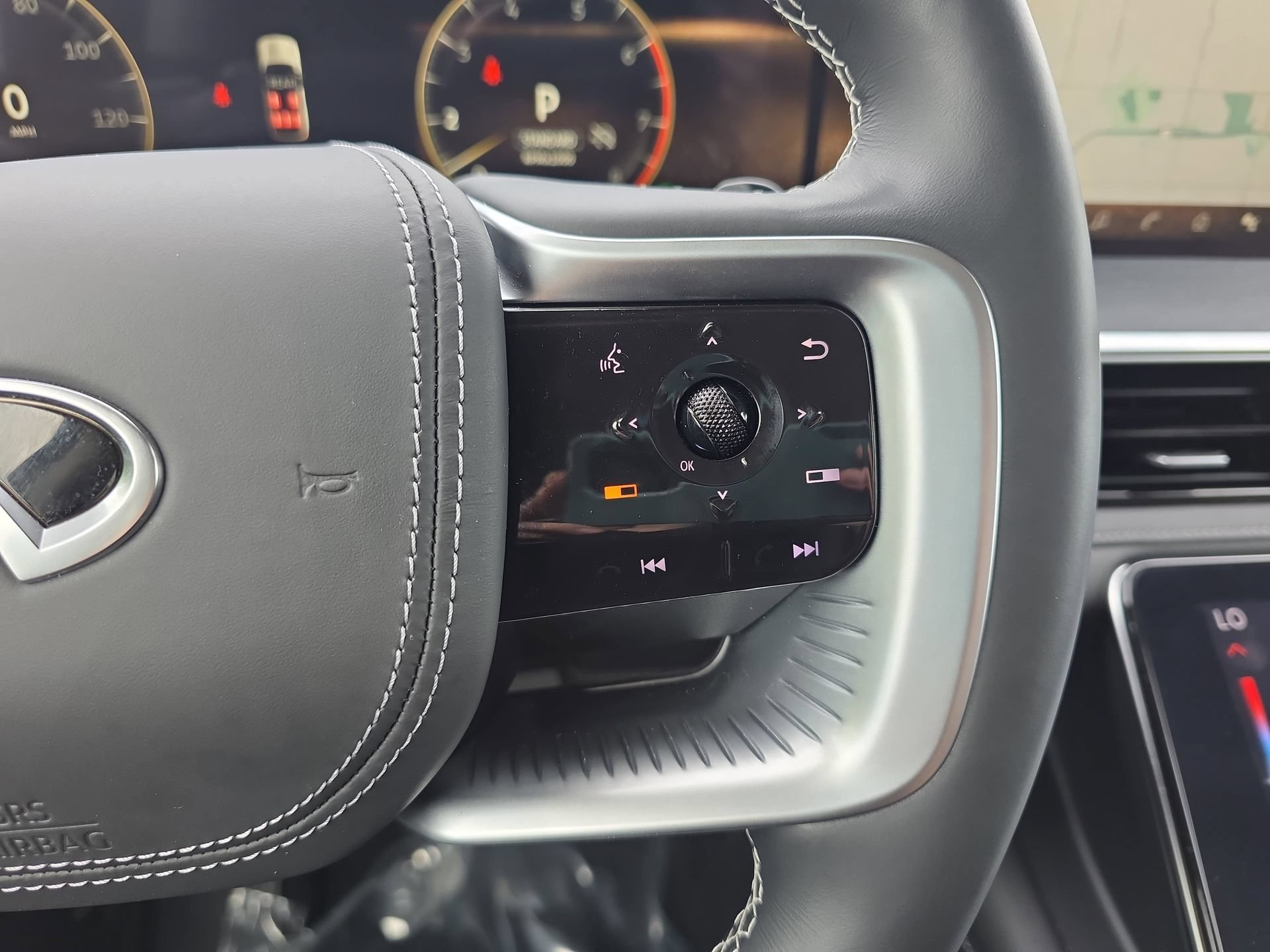 Certified 2025 INFINITI QX80 Sensory AWD/4WD image 18