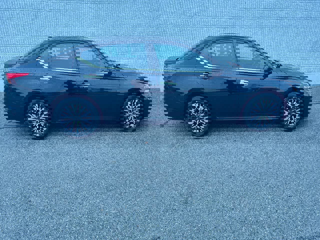 Used 2023 Nissan Altima 2.5 SV image 9