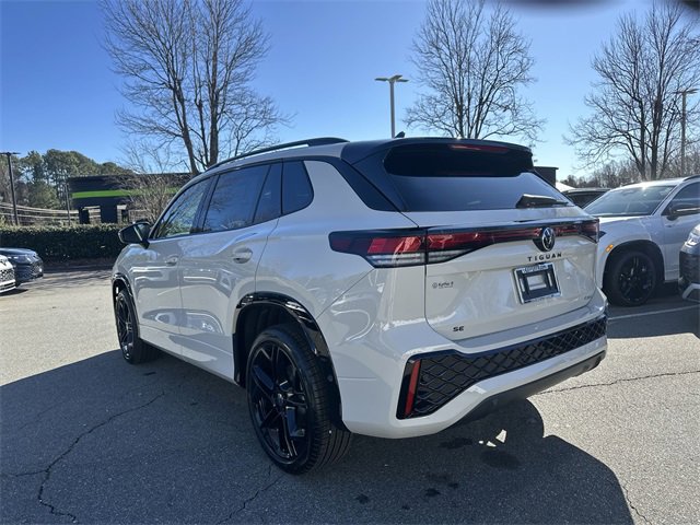 New 2026 Volkswagen Tiguan SE R-Line image 3