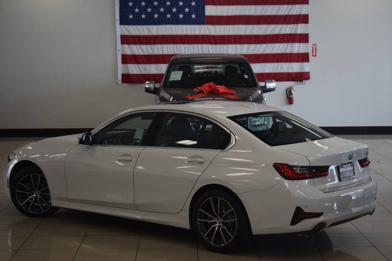 Used 2019 BMW 330i Sedan w/ Driving Assistance Package RWD image 4