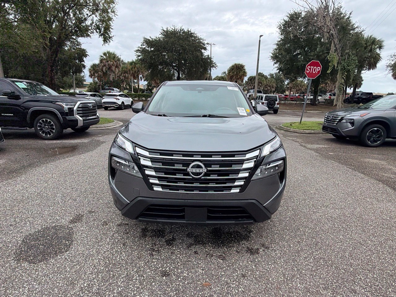 Used 2025 Nissan Rogue SV FWD image 5