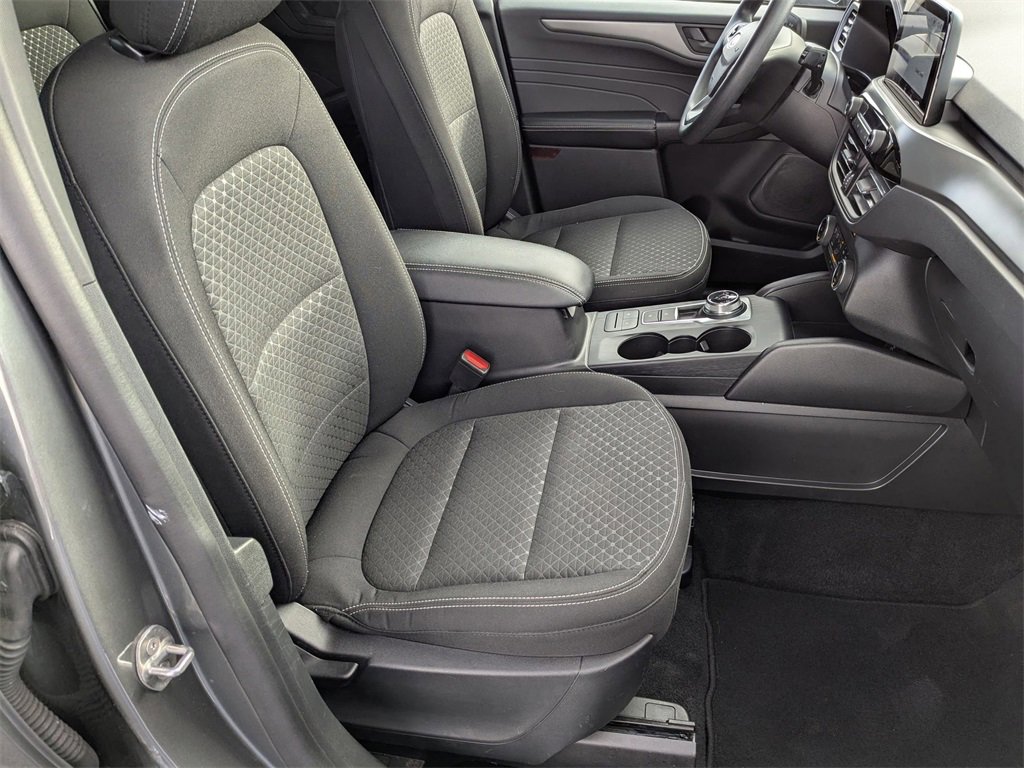 Used 2025 Ford Escape Active image 39