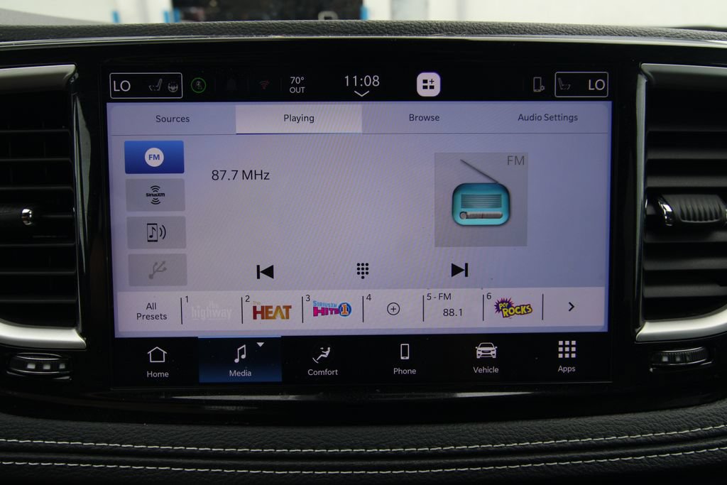 Used 2026 Chrysler Pacifica Select AWD/4WD image 32