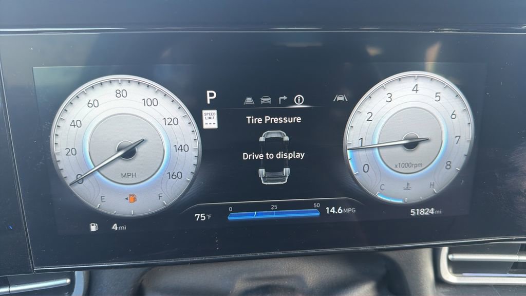 Used 2024 Hyundai Elantra Limited image 9