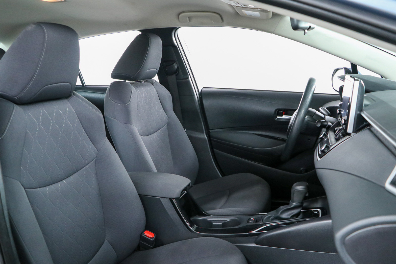 Used 2020 Toyota Corolla LE FWD image 26
