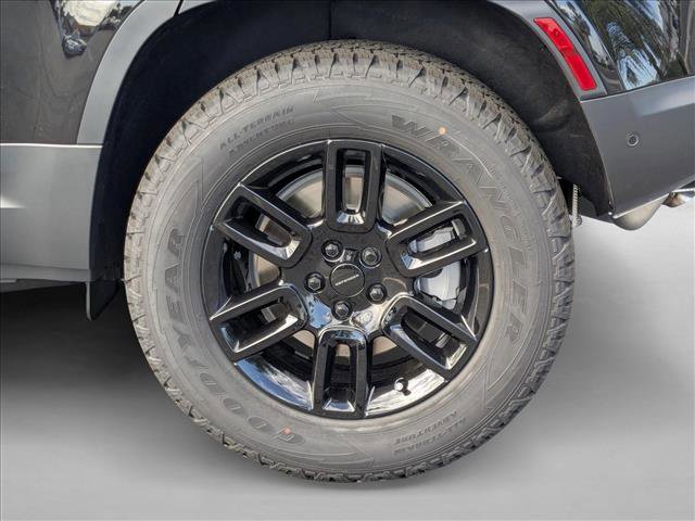 New 2026 Land Rover Defender 110 S image 10