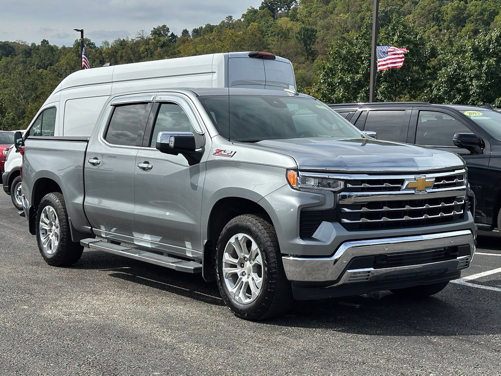 Used 2025 Chevrolet Silverado 1500 LTZ AWD/4WD image 22