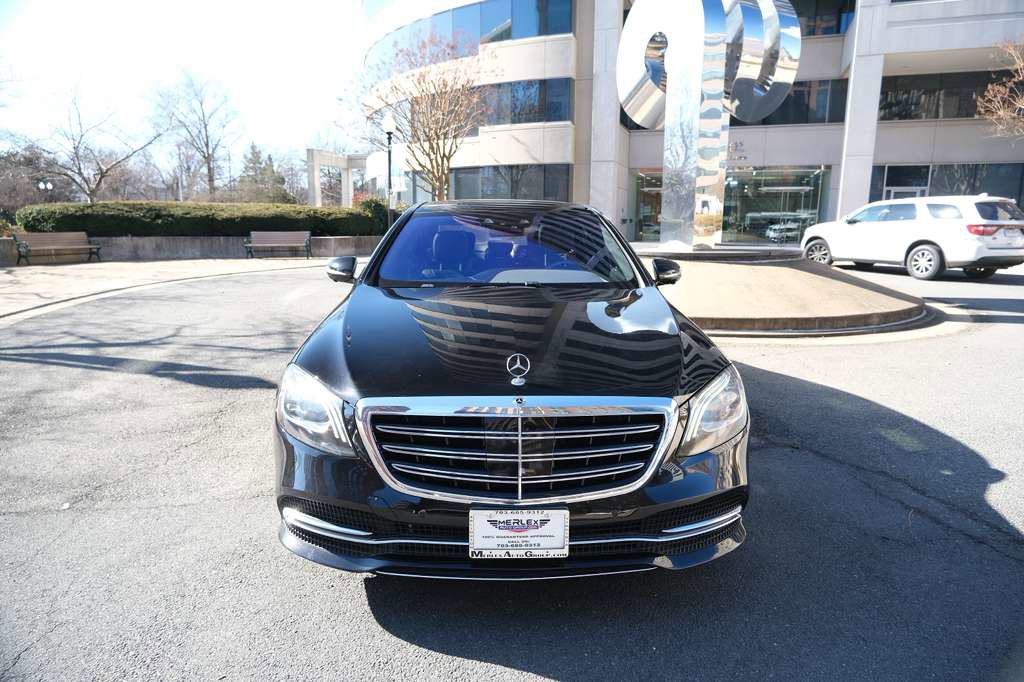 Used 2018 Mercedes-Benz S 560 4MATIC Sedan w/ Premium Package image 3