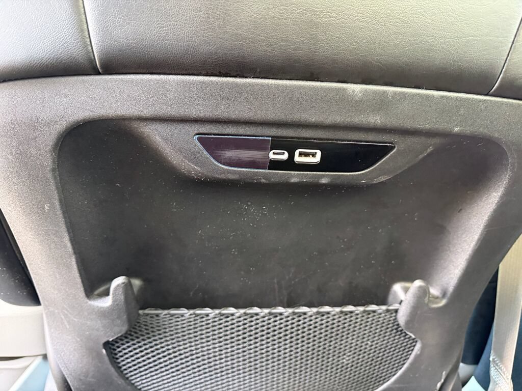 Used 2024 Chrysler Pacifica Touring-L FWD image 14