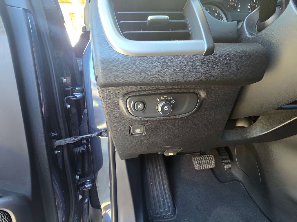 Used 2018 GMC Terrain SLE image 26