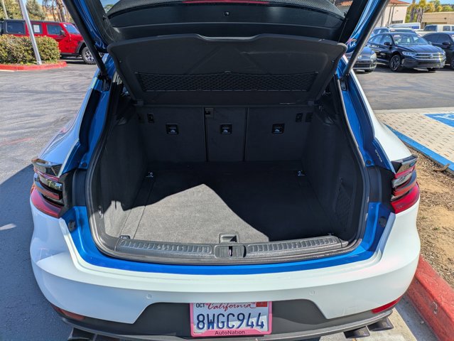 Used 2018 Porsche Macan AWD/4WD image 6