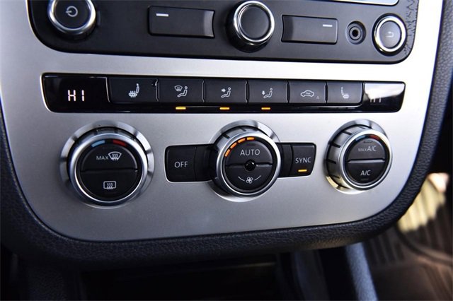 Used 2014 Volkswagen Eos w/ Sport Package image 14