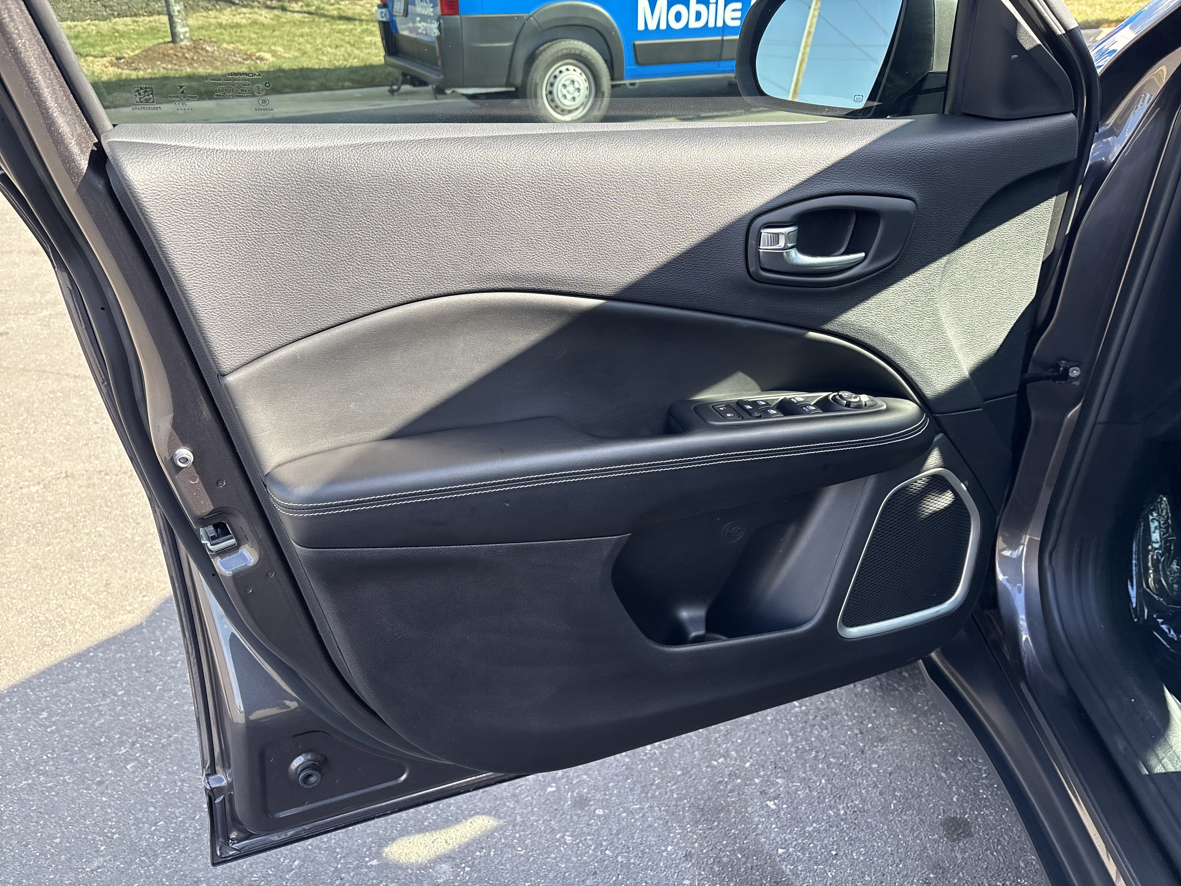 Certified 2021 Jeep Compass Latitude image 14