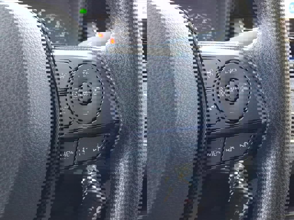 Used 2025 Toyota Corolla LE image 30